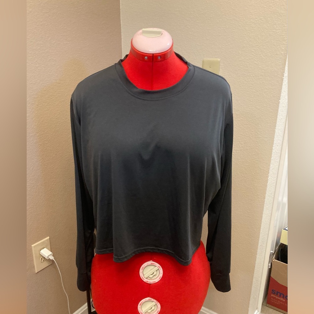 RealEssentials Cropped Long Sleeve Active Top dark gray Size XL